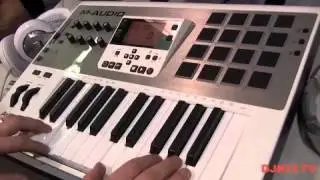 M-audio Axiom Air 25 keyboard @NAMM 2013 with DJkit.tv