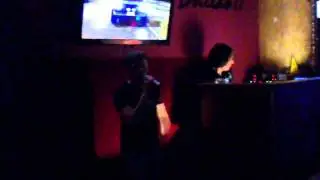 ЧИТАЕТ РЭП!!!!