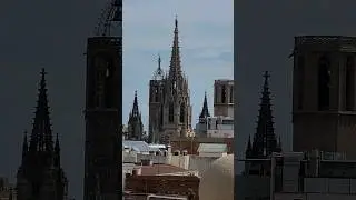 Барселона,кафе на крыше в Corteingles,вид на церковь Святой Богоматери...