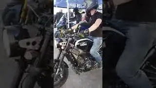 YAMAHA XSR900
