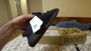 Распаковка кроссовок Yeezy Boost 350 V2 black