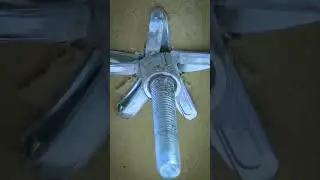 Дюбель Молли 