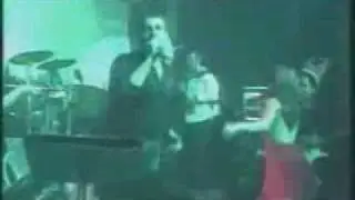 Gonzalo Novellino Cover banda en vivo Mi primer millón Bacilos Gran Hermano 2 Argentina 2001