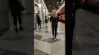 Hi beauty girl !!!. #military #chinaarmy #beauty #travel #parismetro #parisbeauty #dance