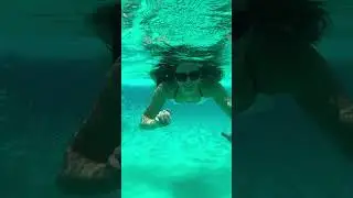 Girls just have Fun ☀️🍹 awesome beach 🏖️ cliff jumping asmr #beach #thrill #shorts
