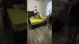 Бой с пододеяльником 😂смотреть до конца 