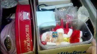 Хламу бой! Расчищаю рабочее место и диван.