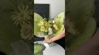 how to make a green butterfly bouquet? Check this step by step flower wrapping tutorial
