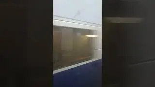 EJ675-002 з вікна електропоїзда
