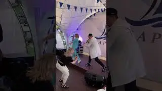 А кто помнит те времена, когда эта песня звучала из каждого «утюга»?😍 #группамишель #вспомникапитан