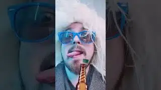 открыть крышку языком