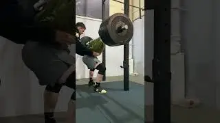 Приседания со штангой на плечах 150/3 при собственном весе 62.5кг!!!