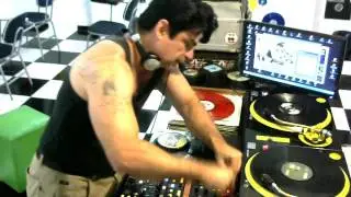 Nivel avançado da mixagem-mixagem em crescimento com pegada