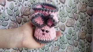 booties rabbits crocheted out of plush yarn / booties crochet for beginners