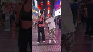 Gentisosa trasforma Elisa Esposito in una scimmia a New York