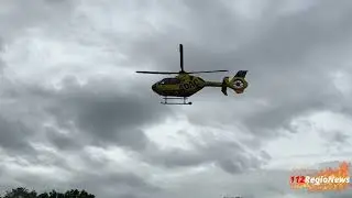 Man zakt door het dak en is met Traumaheli overgebracht naar het ziekenhuis