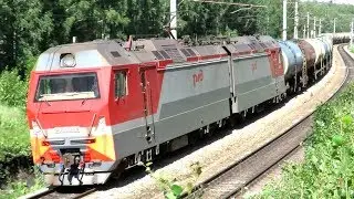 Электровоз «Гранит» 2ЭС10-033 с наливным поездом