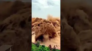 Сброс воды с ГЭС