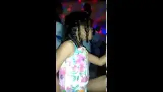 sofia dançando
