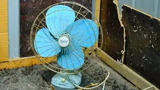 Smash Vintage Blue Mistral 16" Desk Fan