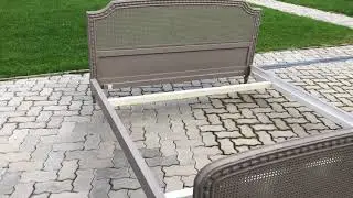 Антикварная крашеная кровать с ротангом  1809210007