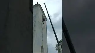 Usazení druhého zvonu. Kostel Vojslavice