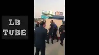 الرئيس السيسي يزور نقطة تفتيش ويسلم على الضباط و الأفراد