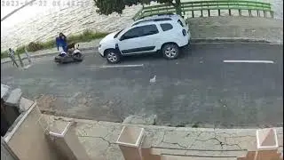 When Being Helpful is Not always Helpful 😂🤦🤣 #funny #shorts #motorcycle #fails