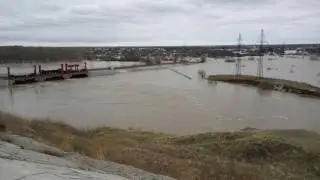 Паводок СКО Петропавловск, вид со смотровой площадки 27.04.2017. бурное течение!