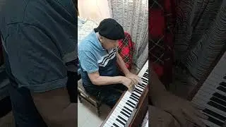 А ну ка, девицы!
