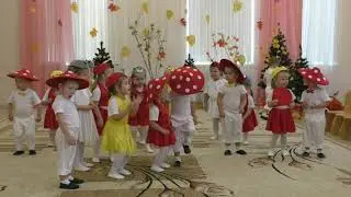 Капитошка в осеннем лесу