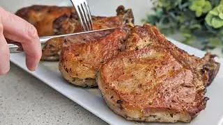 Ich habe in der italienischen Kochshow gelernt, wie man so zarte und saftige Schweinekoteletts macht