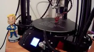 Kossel Linear Delta 3D printer timelapse: tiny gnome