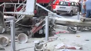Palermo, crolla una gru: due operai rimangono schiacciati
