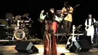 Fred Brasiliense canta 