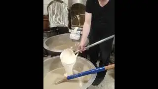 Как готовят турецкую халву из кунжута и сахара в Измире #измир #streetfood