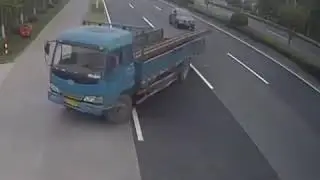 Авария в Китае на дороге.