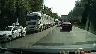 Как заехать к себе. Поворот перекрыт.