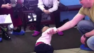 Первый шаги (Юле 9 месяцев)