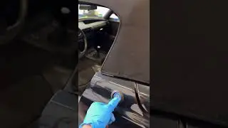 😯 BMW Z1's sliding door 🎥 Video by ingenieurbuero_vaskovic (IG)