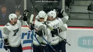 010918 Flyers goal 1