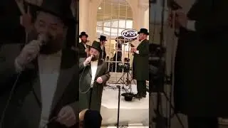 Chazan Shimmy miller sings mimkoimchu by a  wedding in Lakewood
