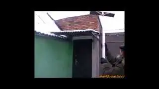 Как убрать снег с козырька