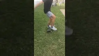 Skater try’s heel, but does frontside 90? 