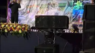 Padre Pepe canta en el Granjenal