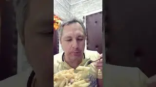 ASMR. КУШАЮ МАКАРОНЫ С МЯСОМ КОТОРЫЕ ПРИГОТОВИЛА МАМА