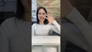 на указательном ноготь темный возле кутикулы из за того, что клиентка прищемила его дверью( #shorts
