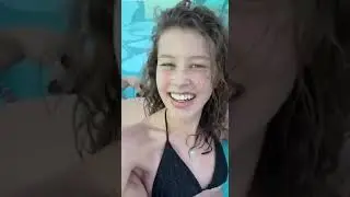 Юлия Пересильд вместе с 14-летней дочкой Анной отправилась в Турцию.