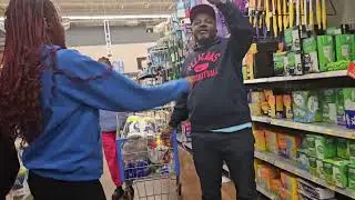 How we shop for groceries..Taking our guest to Walmart for the first time..🤗🤗🤗🤗