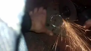 Как вырезать без станка отверстие.